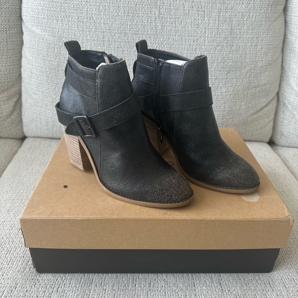 Kelsi Dagger Brooklyn new booties size 7M